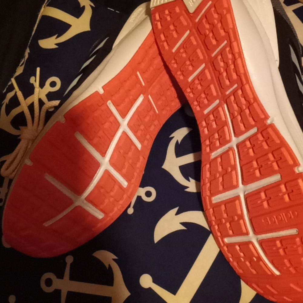 Adidas - Picture 3 of 4